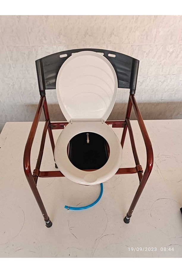 Taharet Musluklu Hasta Wc Sandalye Klozet Direk Wc Tuvalete Seyyar Sandalye Kolay Katlanır - 1