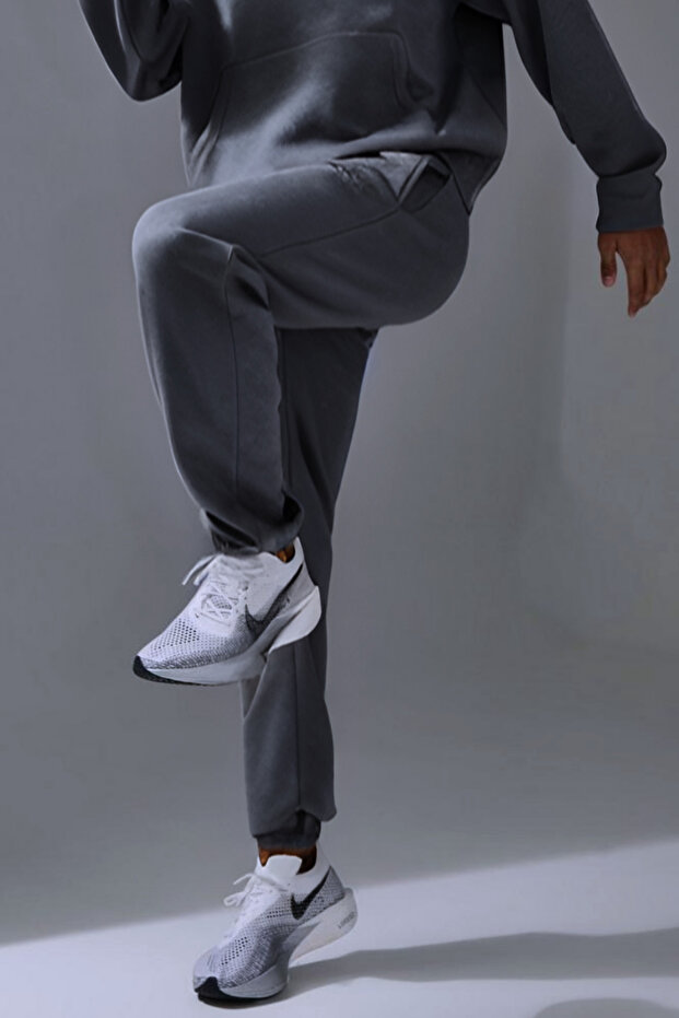 Men's Basic Unprinted Jogger Sweatpants with Side Pockets - 2