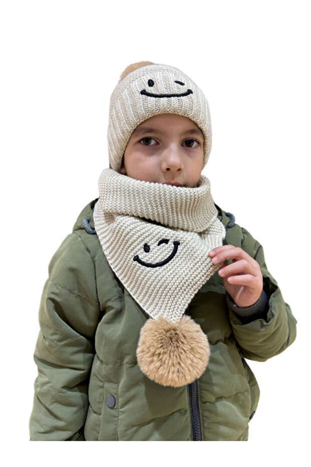 Children's Smiling Face Detailed Beanie Scarf Set 7016