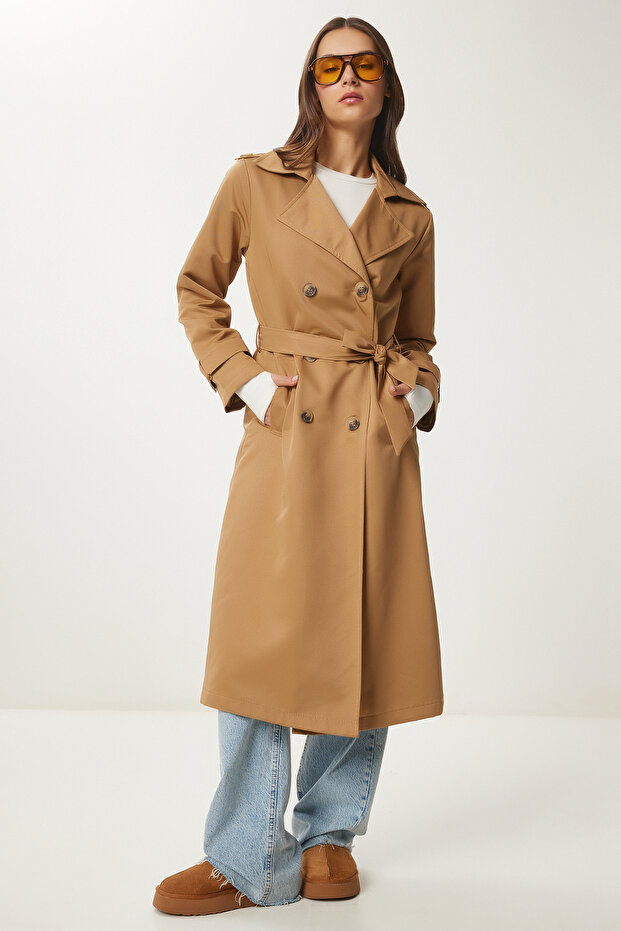 Kamelfarbener Damen-Trenchcoat mit zweireihigem Ausschnitt und Gürtel – DD01346 - 3