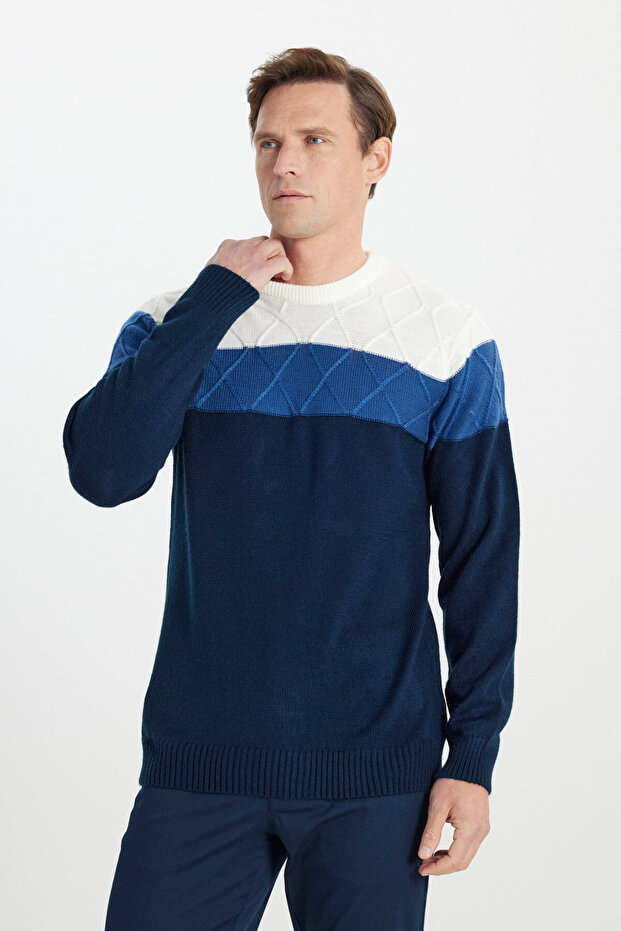 Men's Ecru-Navy Warm Colorblock Patterned Knitwear Sweater Standard Fit Crew Neck