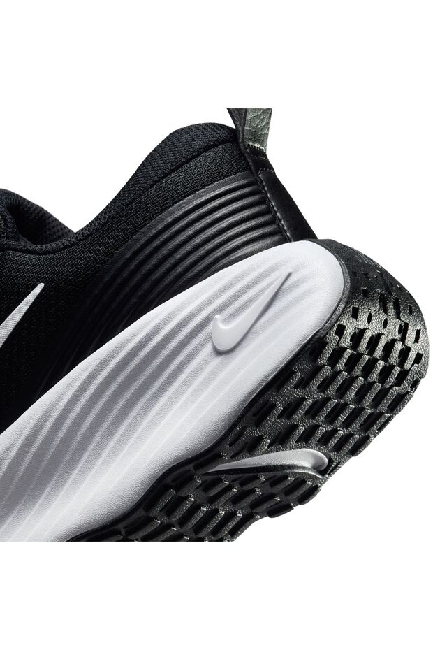 W NIKE LEGEND ESSENTIAL 4 - 9