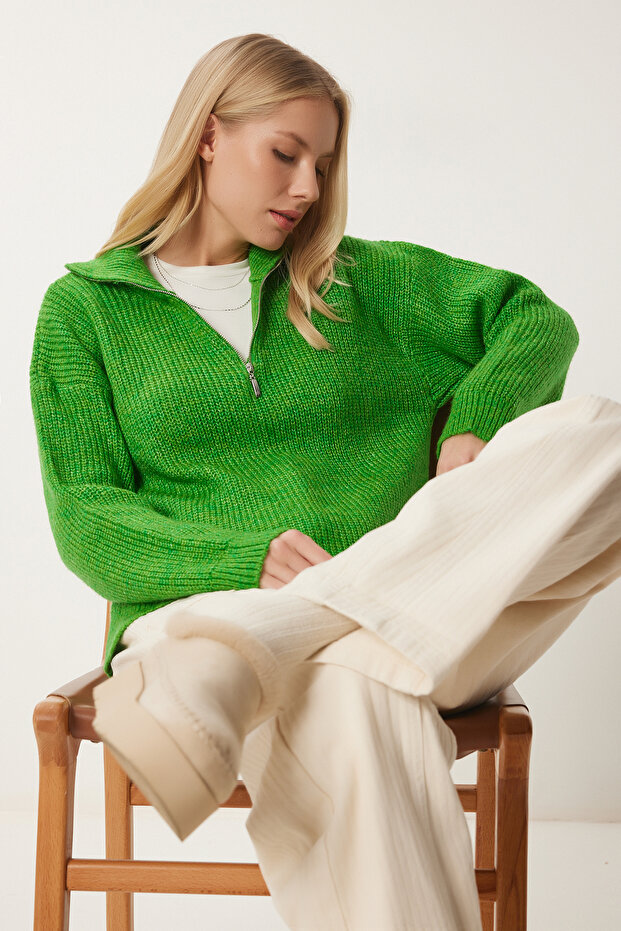 Women's Green Zippered Collar Knitwear Sweater BV00100