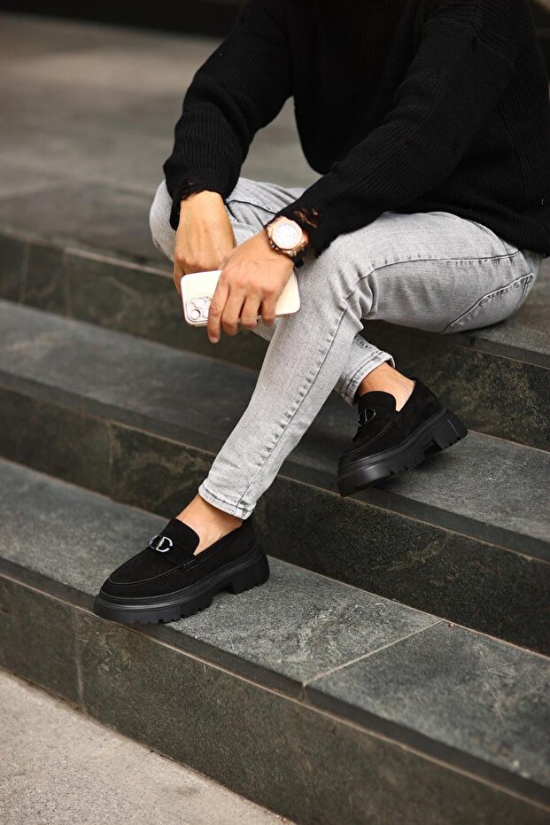 Classic Black Suede - 4