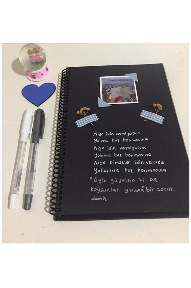 - Siyah Sayfalı Defter 14x20 Cm - 20 Yaprak 40 Sayfa - Beyaz Jel Kalem - Simli Bantlar - 7