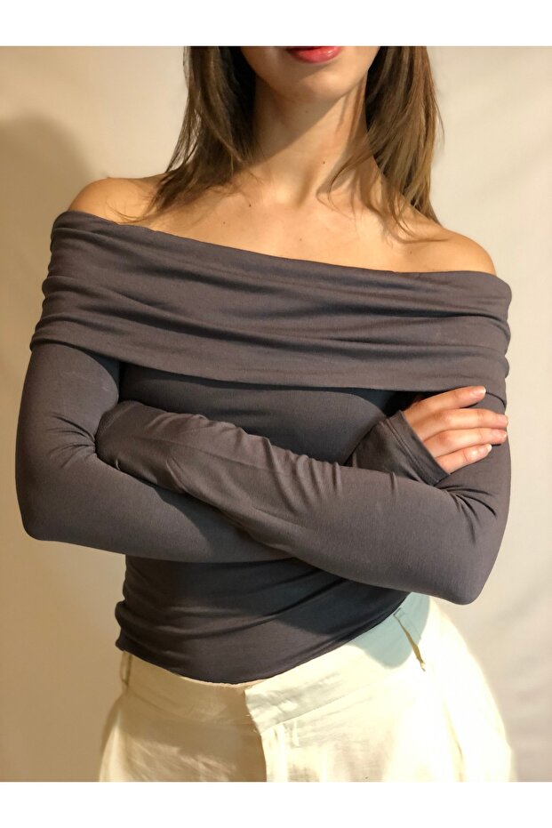 Omzu Düşük Bluz - 1