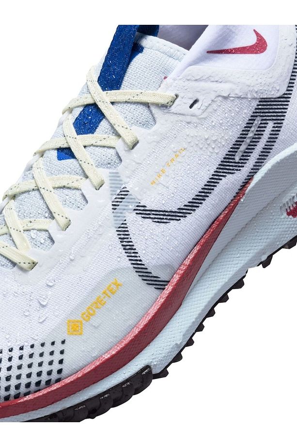 W React Pegasus Trail 4 Gore-tex Beyaz Kadın Koşu Ayakkabısı - 4
