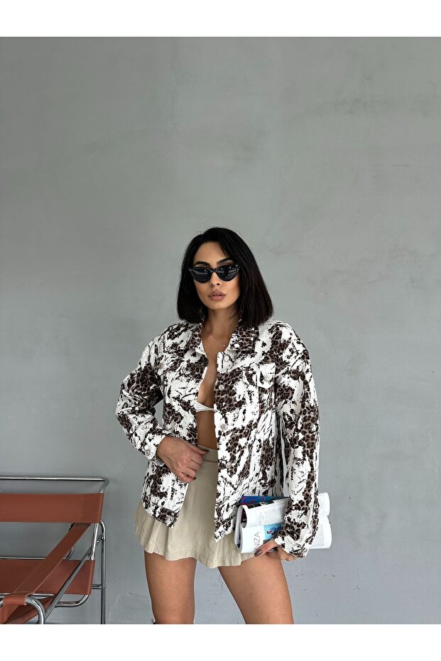 سترة ZEO الأساسية ليوبارد من قماش الدنيم باللون الأبيض والبني - 7