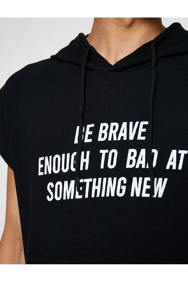 Basic Kapşonlu Spor Oversize Tişört Slogan Baskılı Kolsuz - 5