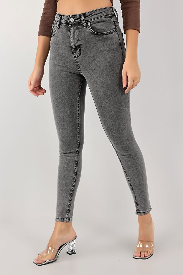 Snow wash black sknny jeans