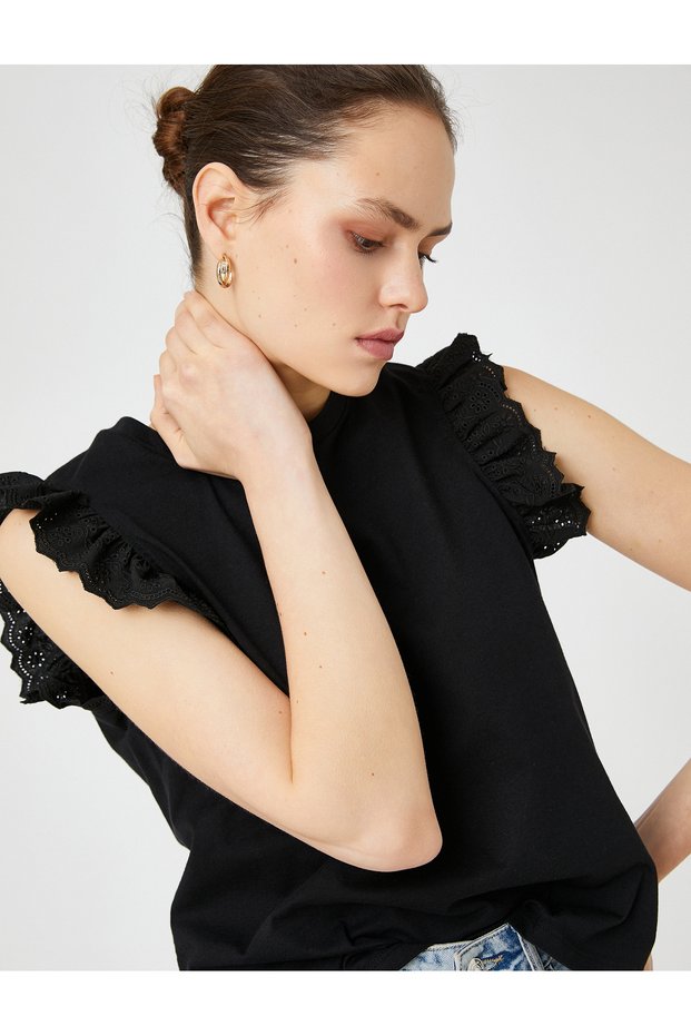 Crew Neck T-Shirt with Brode Detail on Sleeves