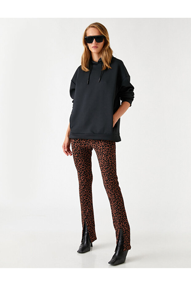 Oversize Hooded Sweatshirt with Kangaroo Pocket Silky Texture