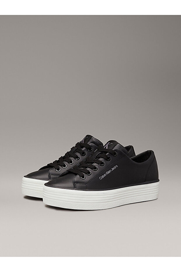 Bold Flatform Sneaker - 2