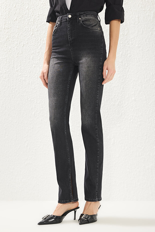 Siyah Yırtmaçlı Süper Yüksek Bel Slim Flare Jeans TWOSS22JE0643 - 4