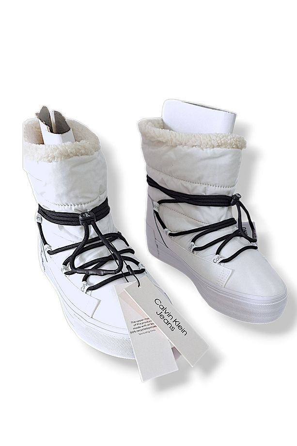 CALVİN Klein  BEYAZ KAR BOT SİYAH BAĞCIKLI  Bold Vulc Flatf  YW0YW01181 EU: 39 / UK: 6 / USA : 8 ½ - 1