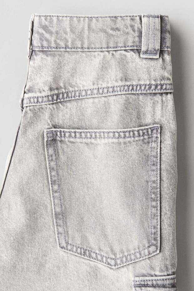 Wide-leg cargo jeans