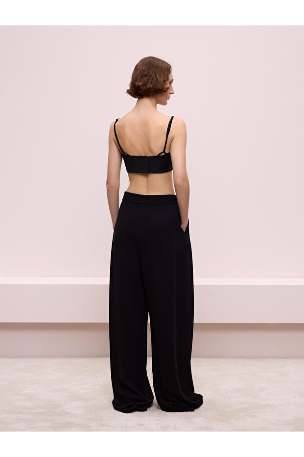 Geniş Paçalı Siyah Pantolon - 2