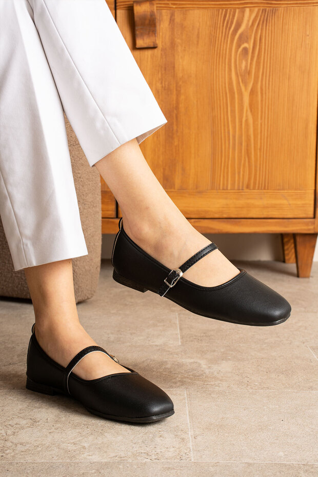 Daily Women's Ballerinas with Ankle Buckle
