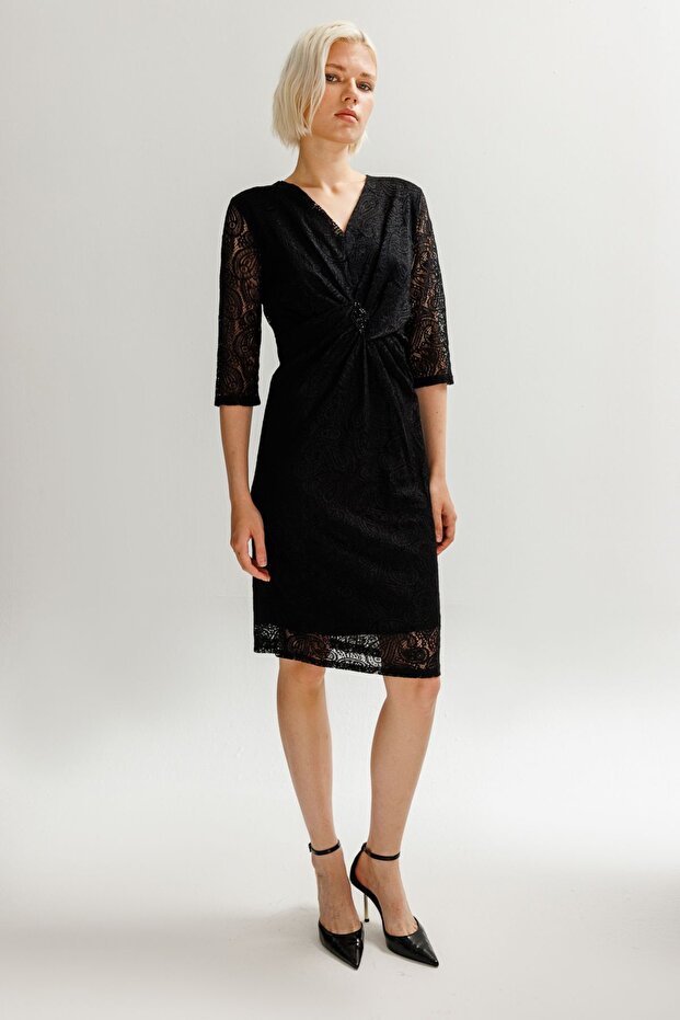 Önü Taşlı Dantel Elbise - 2