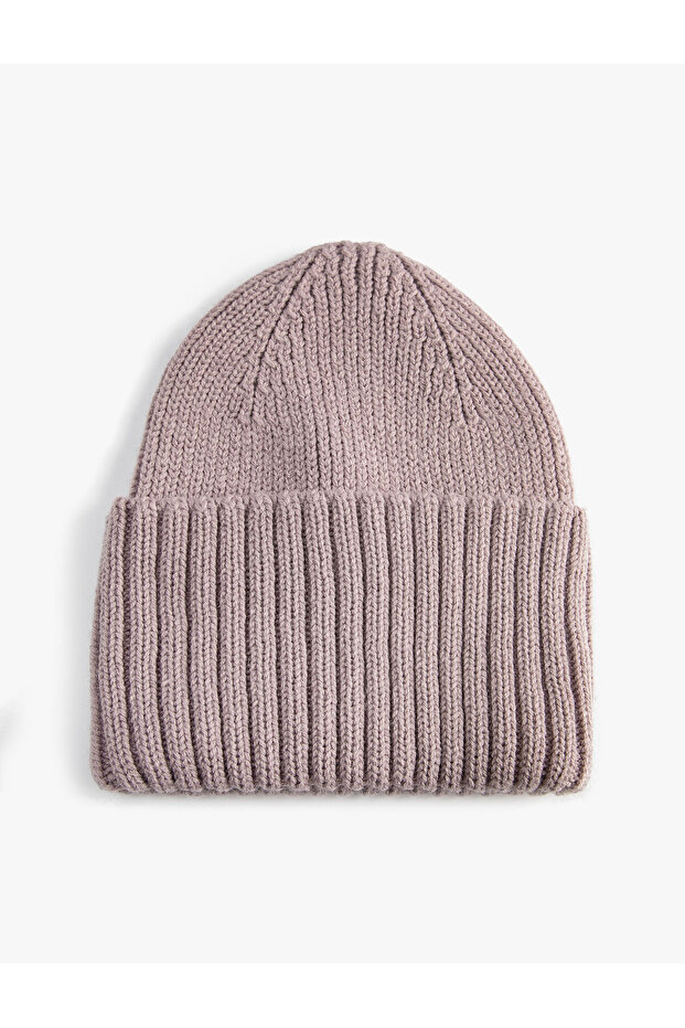 Elastic Knitted Beret with Wide Layers on the Edges