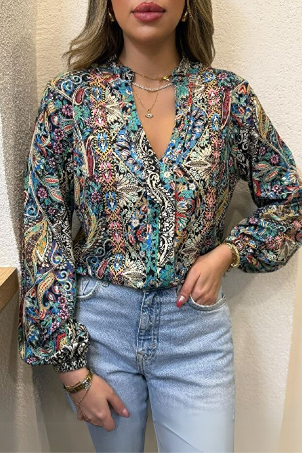 V-neck loose supreme blouse with pattern - 3