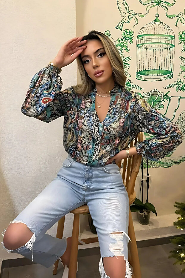 V-neck loose supreme blouse with pattern - 1