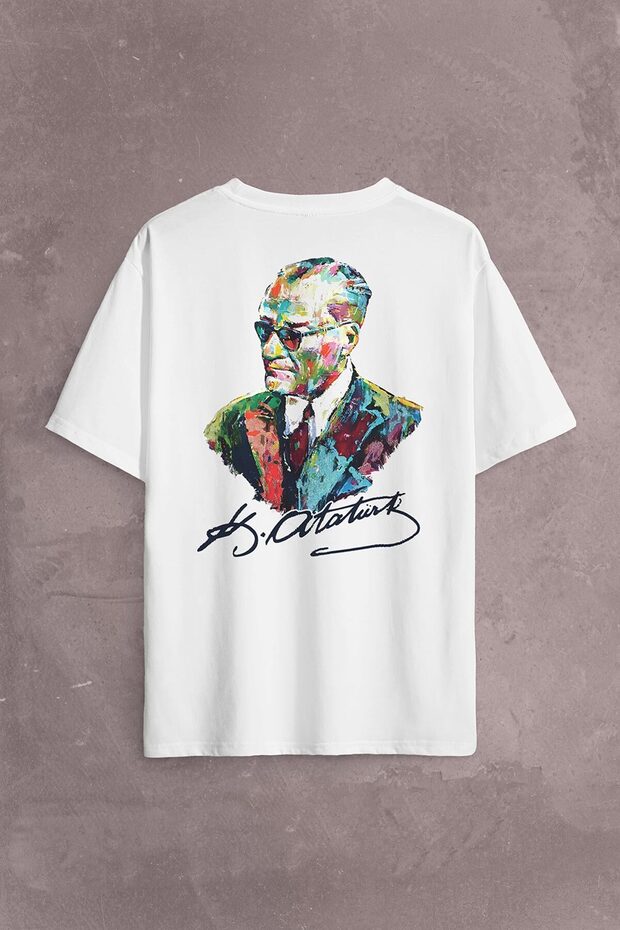 Charisma Portrait of Gazi Mustafa Kemal Atatürk with Glasses Back Front Printed Oversize T-Shirt Unisex T-Shirt