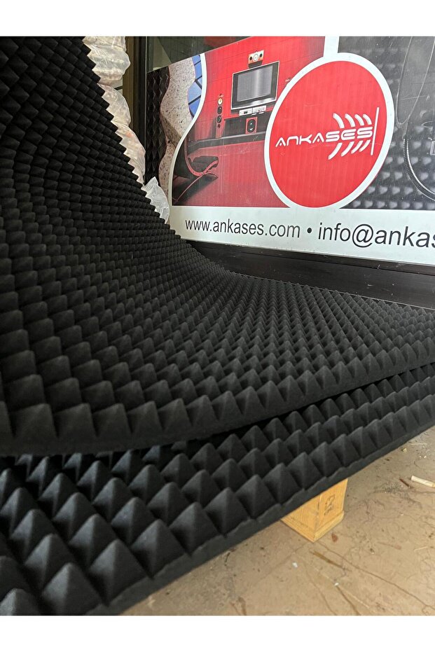 Ankases Ses Yalıtım Ses Yalıtım Akustik Piramit Sünger – Yanmaz, 40mm, 50x50cm, 50 DNS – Ses İzolasyon Süngeri