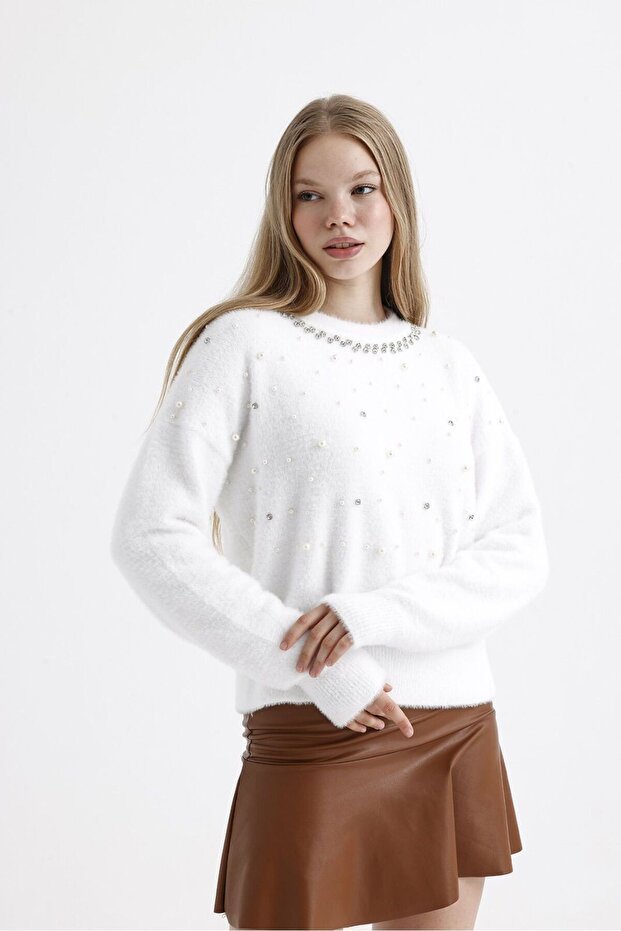 Knitwear Sweater with Stones and Pearls