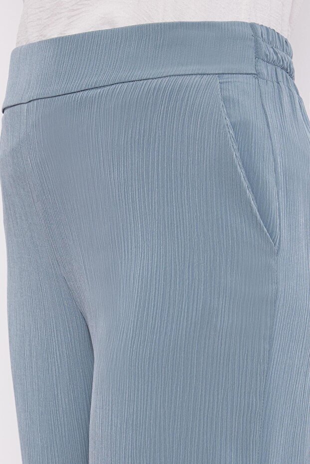 بدلة مزدوجة ذات ثنيات جانبية باللون الأخضر - 7