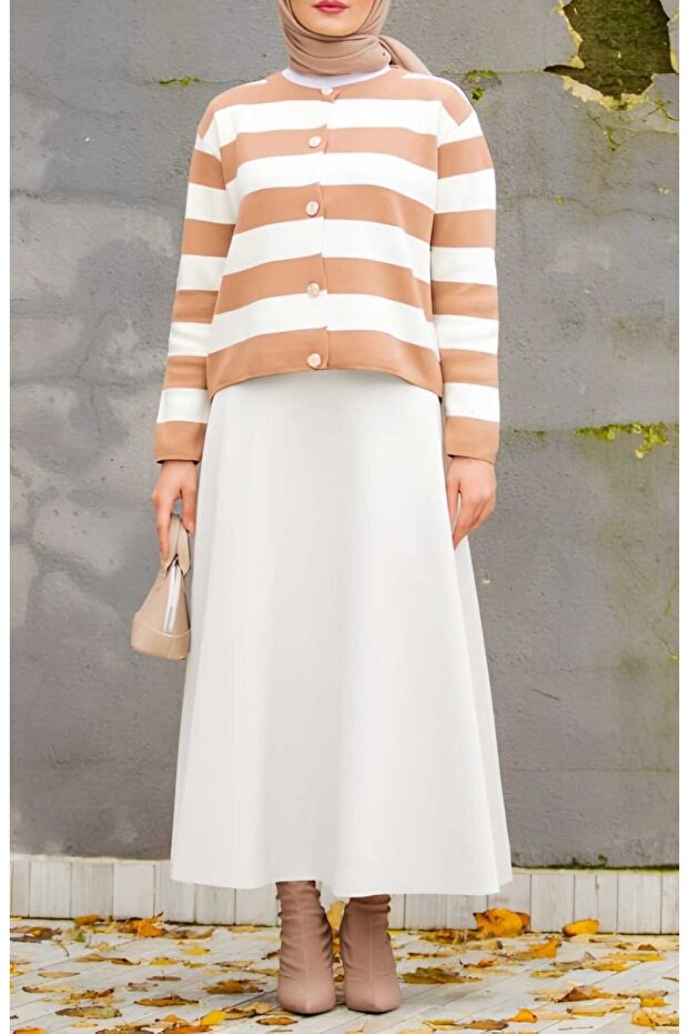 تنورة واسعة منتفخة