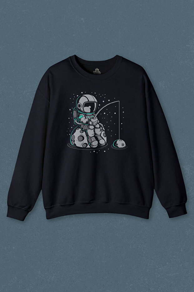 Navy Blue Sweatshirt Astronaut Throwing Fishing Rod in Space Cosmos Space Planet Printed Unisex Sweat