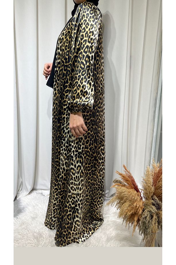 Saten Krep Kumaş Leopar Tesettür Elbise - 4