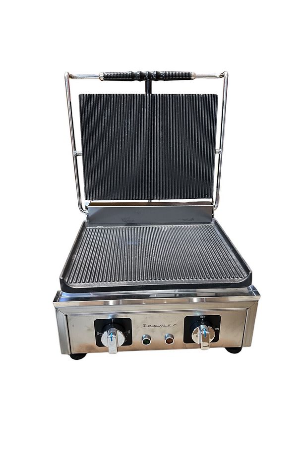 Seamac Model 16 Dilim Tost Makinesi Sanayi Tipi Elektrikli Büfe Tipi Döküm Tost Makinesi 220 V - 6