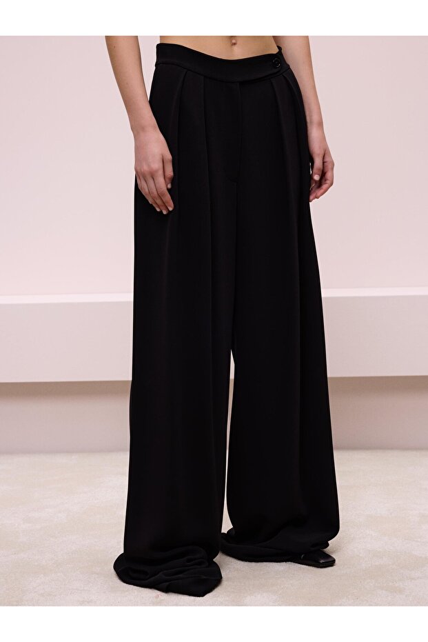 Geniş Paçalı Siyah Pantolon - 3