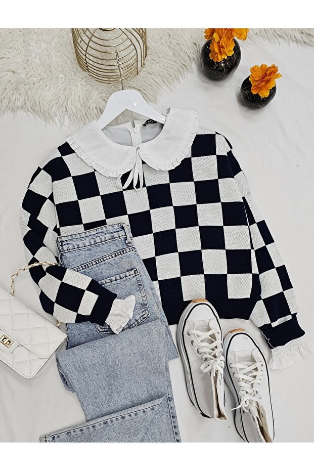 Checkerboard Patterned Sweater - 3