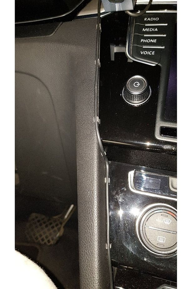 VW Passat B8 Şarj Kablosu Klipsi T3940888 - 3