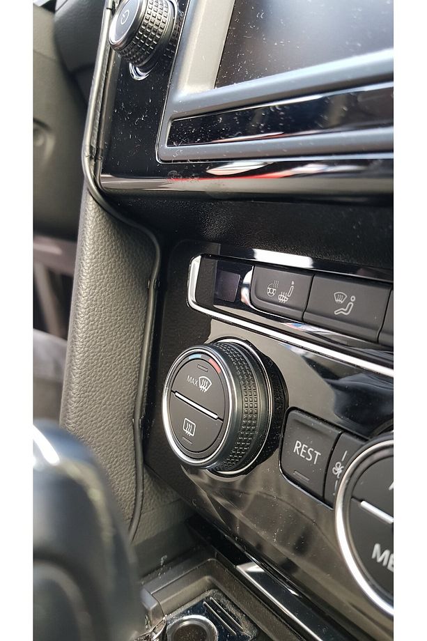 VW Passat B8 Şarj Kablosu Klipsi T3940888 - 2