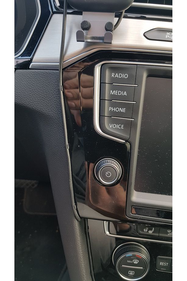 VW Passat B8 Şarj Kablosu Klipsi T3940888 - 1