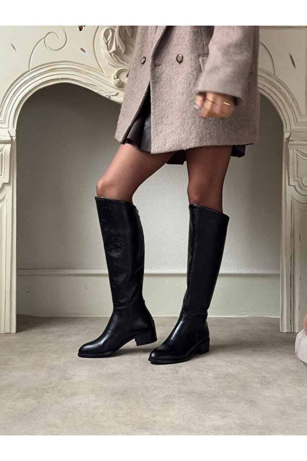 Fekete Ruby valódi bőr - tompa orrú női sarkú csizma - 1