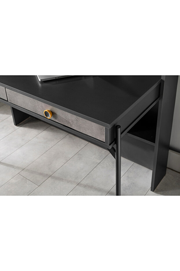 Johnny Çalışma Masası - 2