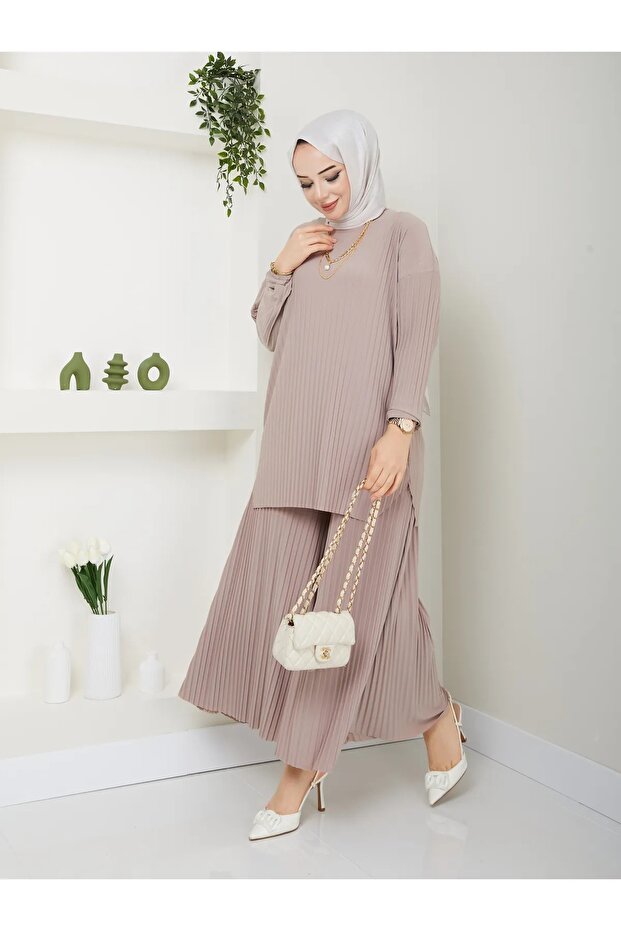 Women's Sandy Summer Set with Pants, Pleated Top and Bottom Outfit