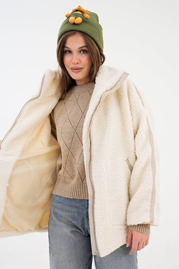 Women's Stripe Detailed Zippered Plush Coat