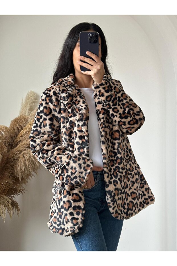 Women's Double Breasted Collar Feathered Special Design Jacket