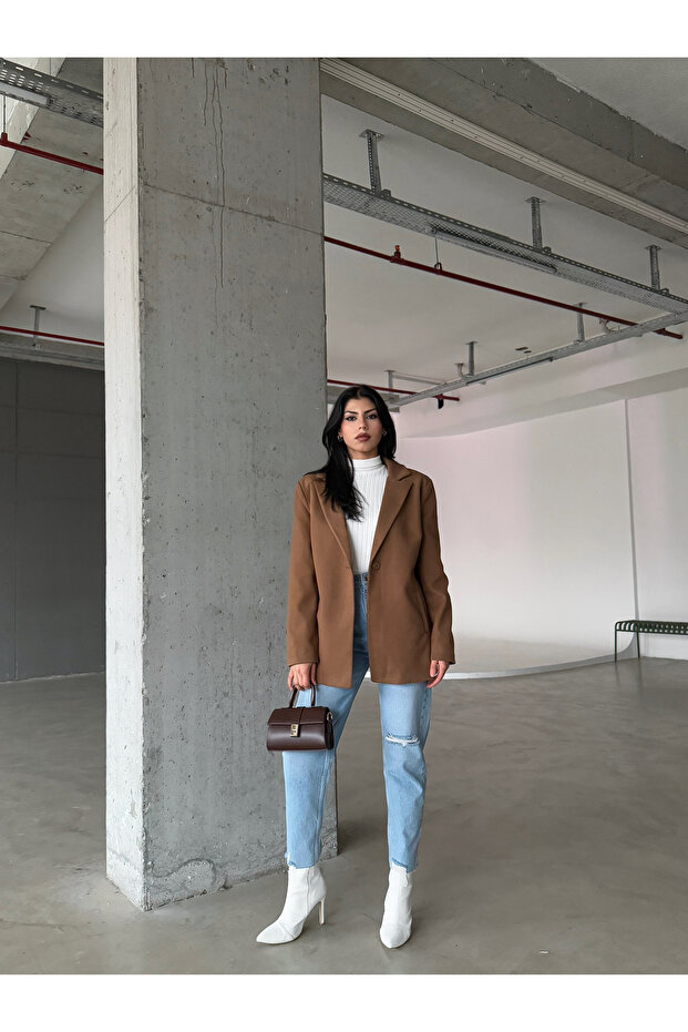 سترة بليزر مبطنة بأزرار واحدة وجيوب جانبية - 2