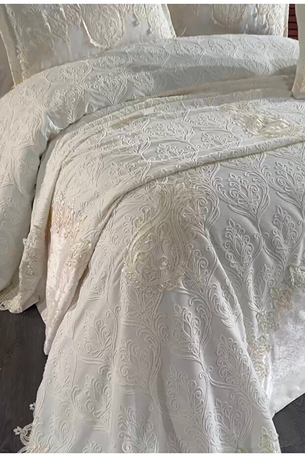 Julia Set - 7 Items - 3