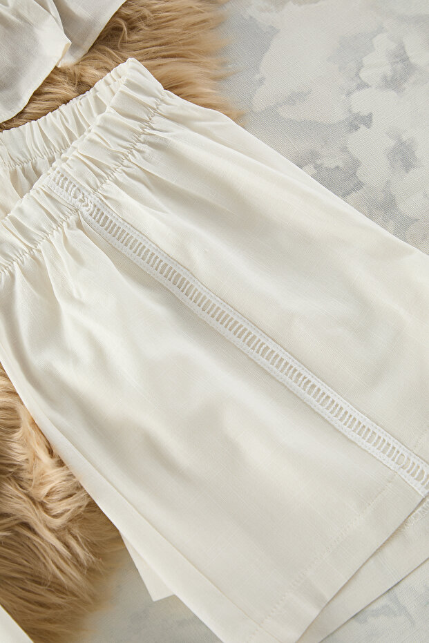 Ekru 3'lü %100 Pamuklu Fırfırlı Şortlu Dokuma Sabahlık+Pijama Takımı THMSS25PT00054 - 10