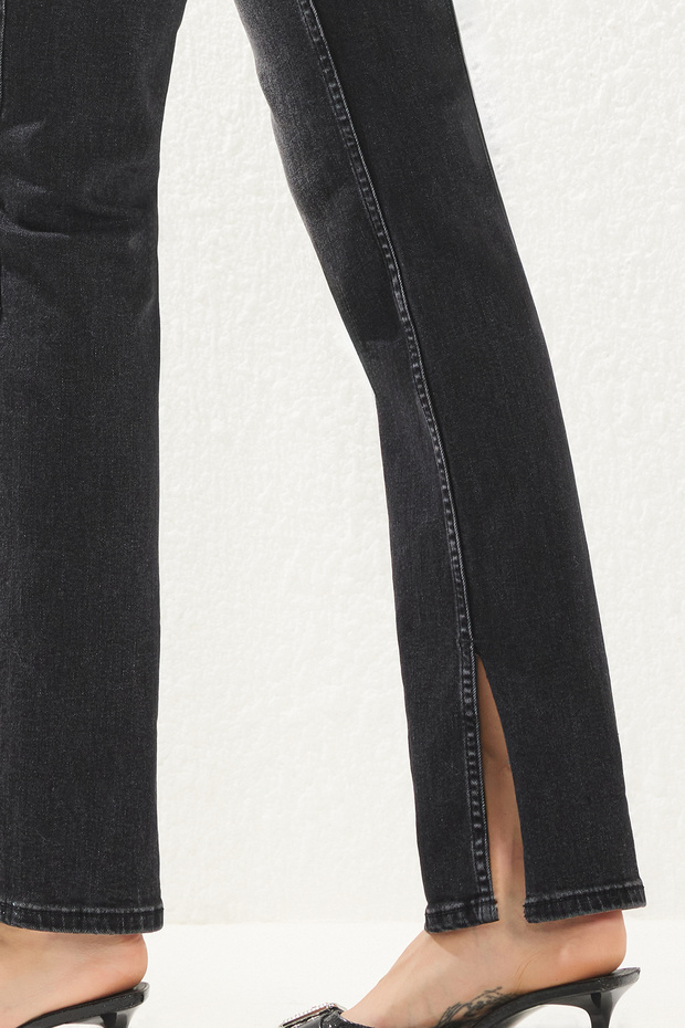 Siyah Yırtmaçlı Süper Yüksek Bel Slim Flare Jeans TWOSS22JE0643 - 3