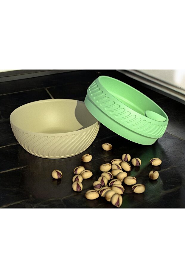 Cookie with Nuts and Dump - Core Plate with Trash