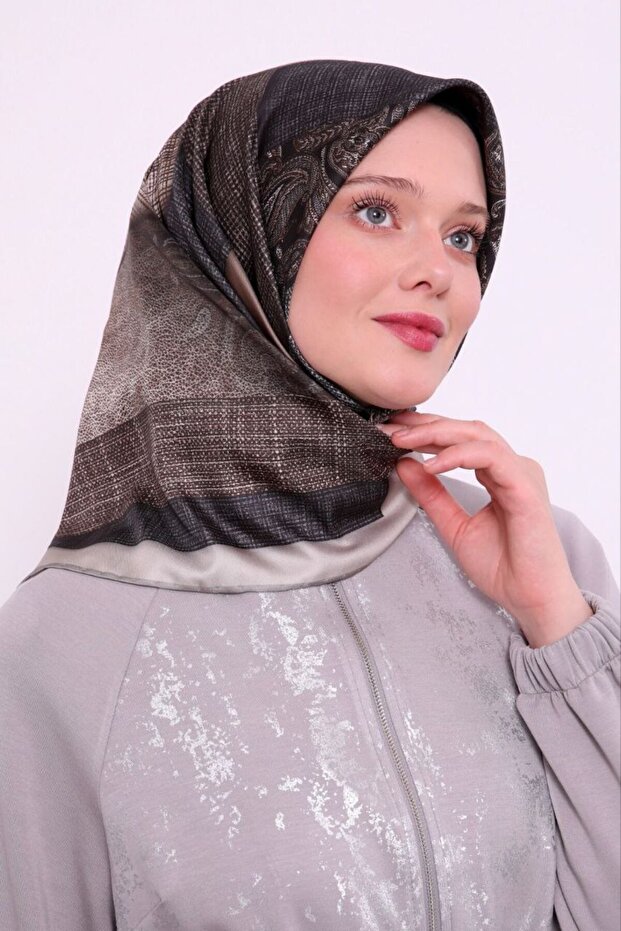 وشاح Twill منقوش عرقيًا - 1